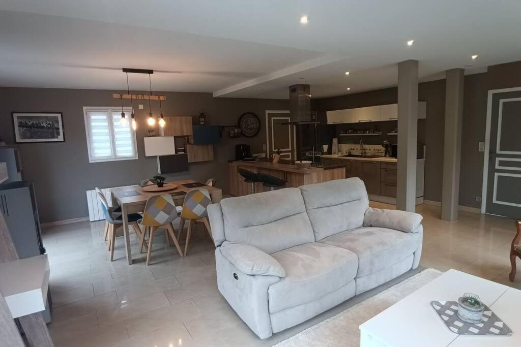 Grande Maison Entiere De 120M2 Epron Zewnętrze zdjęcie