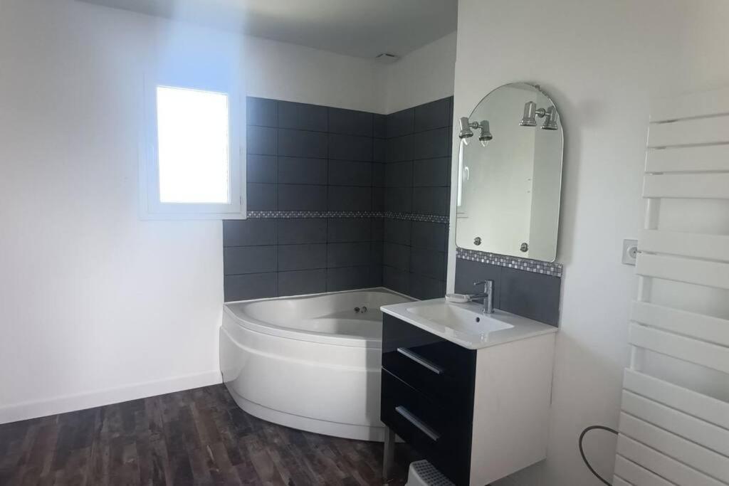 Grande Maison Entiere De 120M2 Epron Zewnętrze zdjęcie