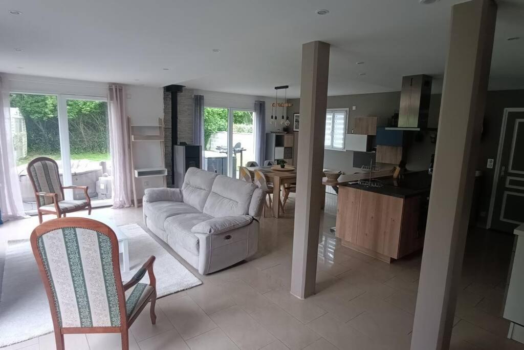 Grande Maison Entiere De 120M2 Epron Zewnętrze zdjęcie